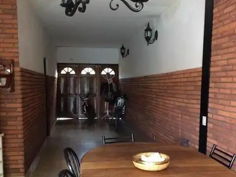 Casa - Venta - Argentina, Mor?n - Dalmacio Velez Sarsfield 1048