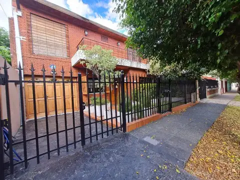 Casa - Venta - Argentina, Mor?n - Dalmacio Velez Sarsfield 1048