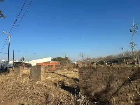 VENTA LOTE 676MTS CON CIMIENTOS EN B° JOSÉ HERNAND