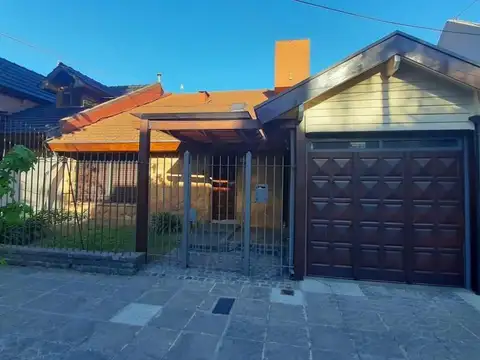 Casa  en Venta ubicado en Castelar, Morón, G.B.A. Zona Oeste - AMA0161_LP545283_8