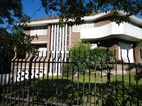 OPORTUNIDAD VENTA CASA QUINTA GRAN LOTE 1680M2 PISCINA QUINCHO ESCUCHA OFERTAS