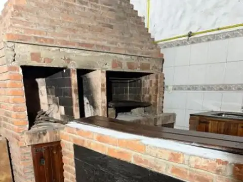 OPORTUNIDAD VENTA CASA QUINTA GRAN LOTE 1680M2 PISCINA QUINCHO ESCUCHA OFERTAS