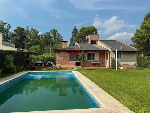 Casa Chalet  en Venta en Barrio Parque Sakura, Exaltación de la Cruz, G.B.A. Zona Norte