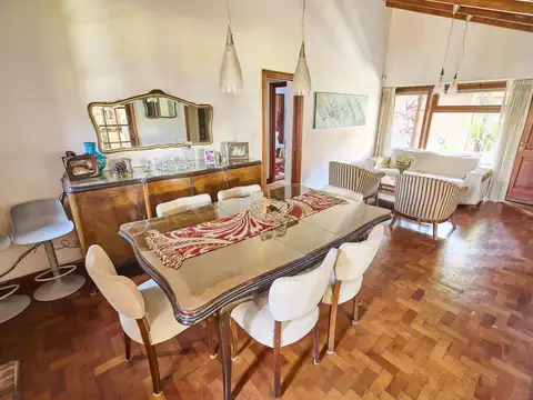 Casa 4 ambientes con 3 baños