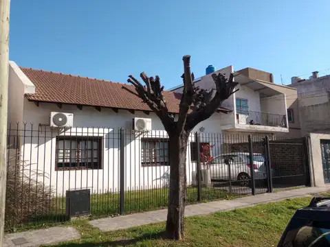 PROPIEDAD + TERRENO LIBRE 100