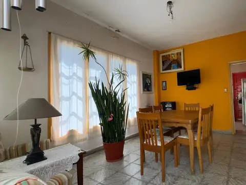 Depto Tipo Casa en Venta con 2 cocheras