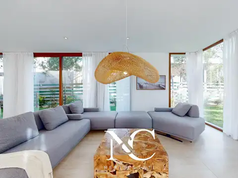 Casa 6 ambientes con 4 baños