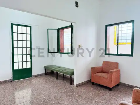 PH DE 3 DORMITORIOS CON COCHERA Y PATIO EN LA PLATA