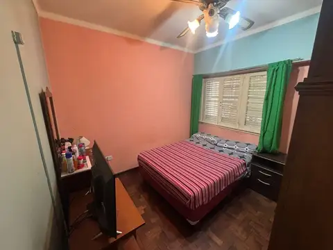 Casa 5 ambientes con 1 baño