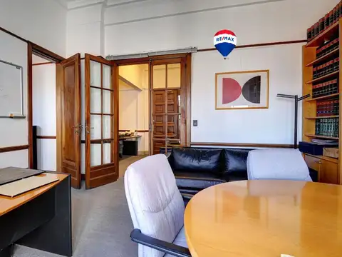 Avenida Presidente Roque Sáenz Peña 600