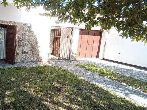 CASA AMOBLADA RIO TERCERO SE VENDE, 3 DORMITORIOS