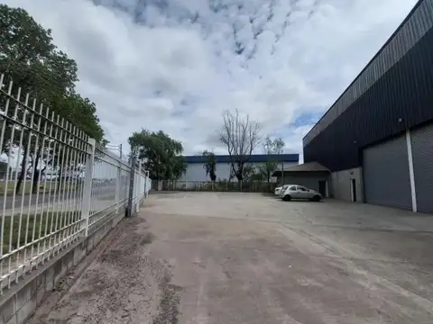 Venta nave Industrial en  La Reja Acceso norte fte. Acceso Oeste - Moreno