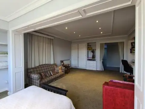 Excelente residencia en Los Troncos