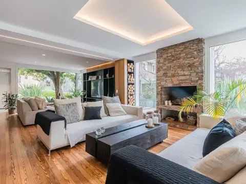 VENTA CASA ABRIL CLUB DE CAMP0, CON PISCINA.