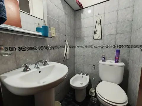 Venta 2 casas en lote propio. 6 amb. CASEROS NORTE