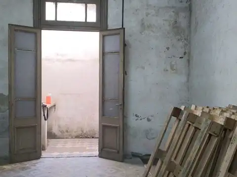 Venta local comercial,con sotano ,sin expensas.