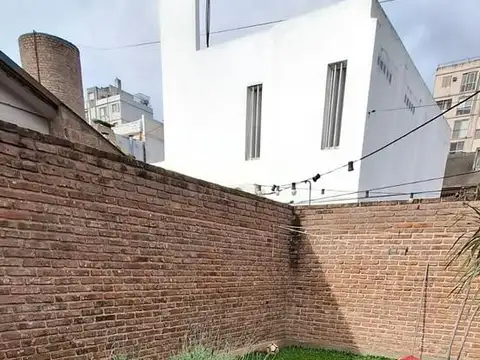 HERMOSA CASA : Garage + patio con verde + parrillero