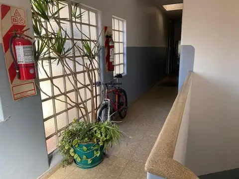 Depto Tipo Casa en Alquiler en Sarandi, $ 550.000