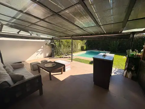 Casa 4 ambientes con 3 baños