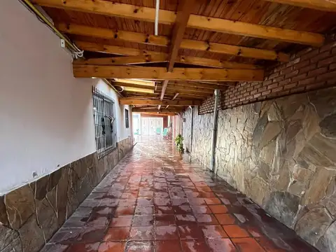 VENTA CASA  3 AMBIENTES COCHERA 3 AUTOS PISCINA QUINCHO APTO CREDITO PABLO NOGUES