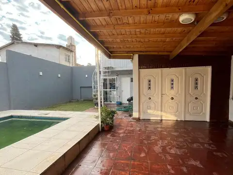 VENTA CASA  3 AMBIENTES COCHERA 3 AUTOS PISCINA QUINCHO APTO CREDITO PABLO NOGUES