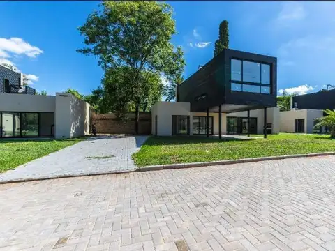 Casa en Venta en Funes, USD 275.000