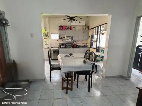 Casa en Venta con 3 cocheras