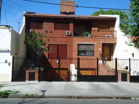 Duplex 4 Ambientes con jardin y pileta