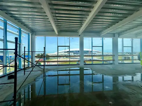 Oficina en Alquiler con 3 cocheras