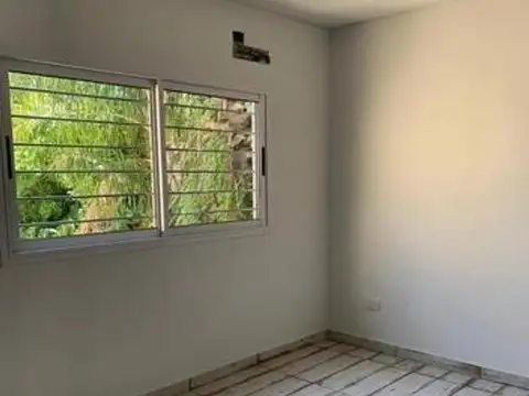 VENTA DUPLEX 2 AMBIENTES EN CASTELAR