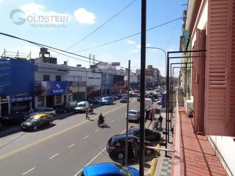 Local | AV. WARNES al 1300