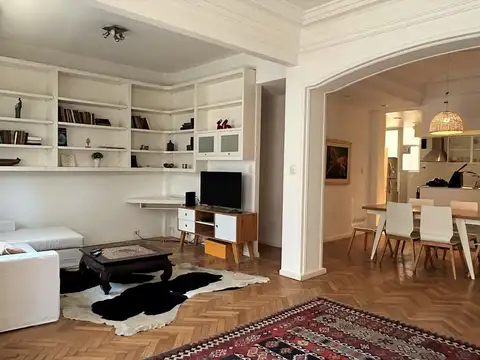 Departamento amoblado en edificio francés en Recoleta de 2 dormitorios y 2 baños completos
