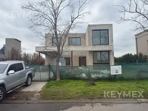 Casa en Venta en El Cantón - Barrio Golf, USD 369.000