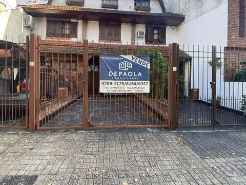 BAJO DE PRECIO  VENTA TRIPLEX  EN FLORIDA M VICENTE LOPEZ  4 AMBIENTES 3 DORMITORIOS