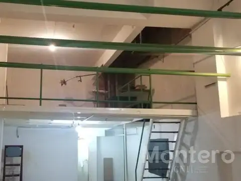 Local Sin Expensas, PB y entrepiso casi esquina Olleros ,110 m2