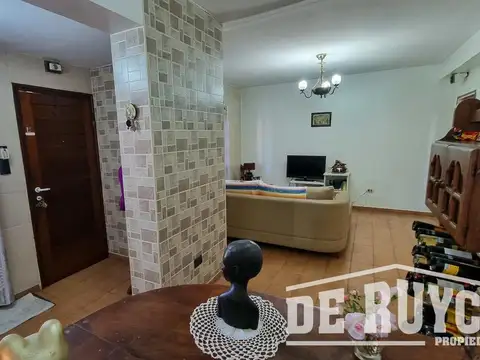 Casa 3 ambientes con 2 baños