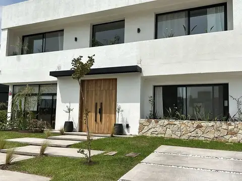 Venta casa en Lagoon pilar minimalista