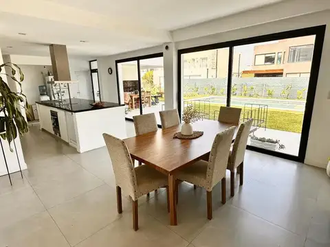 Casa en Venta de 4 dormitorios