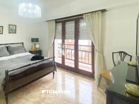 PH DE 4 AMBIENTES AL FRENTE CON BALCON