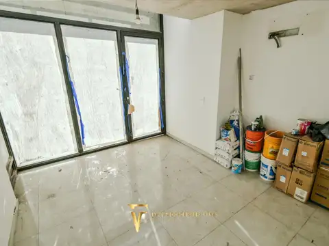 ALQUILER - LOCAL COMERCIAL - COCINA - BAÑO COMPLETO - AIRE ACONDICIONADO - DOBLE INGRESO - LINIERS