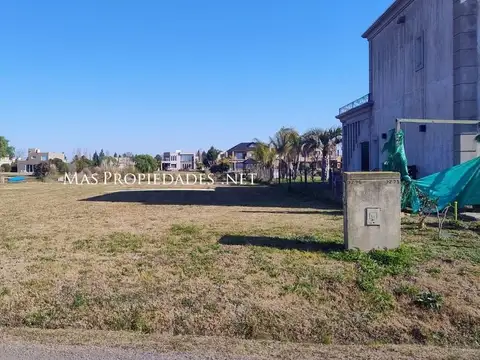 Terreno en Venta 25  mts Fondo