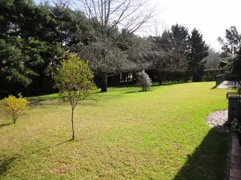 Casa 6 ambientes con 4 baños