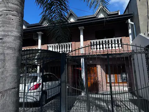Casa en Alquiler en Castelar Norte, $ 1.200.000