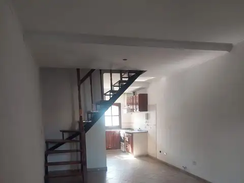 Casa en Alquiler en Castelar Norte, $ 1.200.000