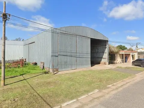 Venta Galpon 300 m2 en Pueblo Muñoz