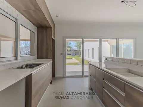 CASA EN VENTA EN HARAS DEL SUR