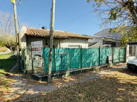 Casa Con Departamento Independiente En Venta, La Plata 29 Y