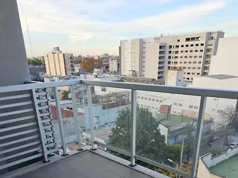 Dpto 3 amb, Piso 7°B, 53,49 m2 total, c/ balcón al fte, Lini