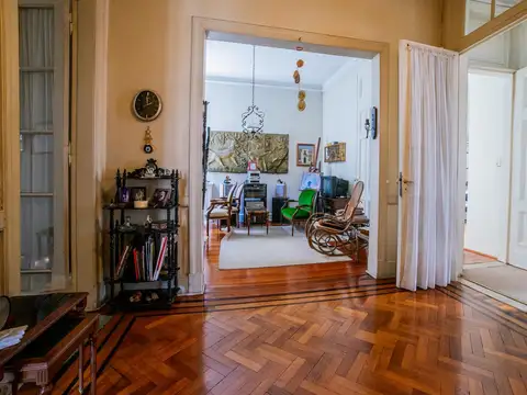 Hipolito Yrigoyen al 800