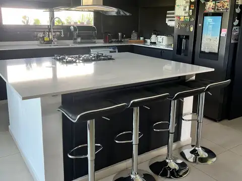 Casa en Alquiler en La Plata, USD 3.500